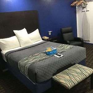 Deluxe Queen Suite